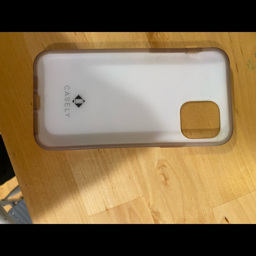 iPhone 11 pro - Picture 2 of 2
